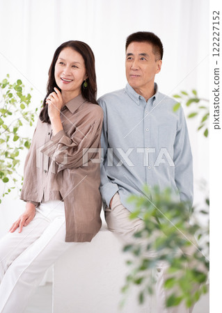 Senior couple portrait 122227152