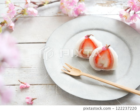 Seasonal sweets Ichigo Daifuku 122237220