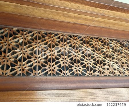 Traditional woodwork 122237659