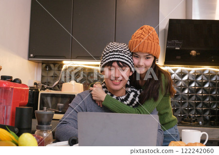 Young Asian couple living at home 122242060