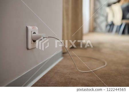 Tips and Considerations for Efficiently Charging Devices Near a Wall Outlet in Your Space 122244565