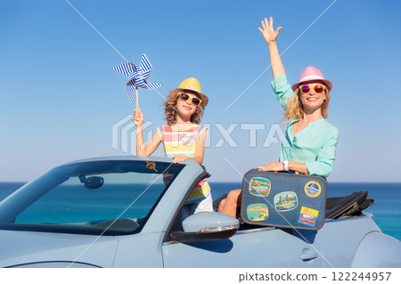 Happy family travel by car by the sea Happy family travel by car by the sea 122244957