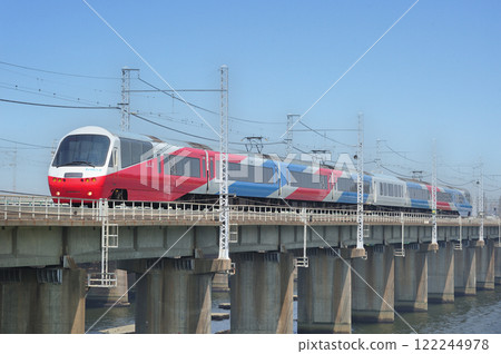 東海道線茅崎-平塚伊豆急行2100系列R-5編組度假村舞子號 東海道線茅崎-平塚伊豆急行2100系列R-5編組度假村舞子號 122244978