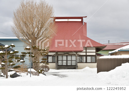拍攝北海道八雲町西教寺院內的冬季風景 122245952
