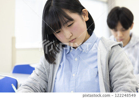 上課的學生 122248549