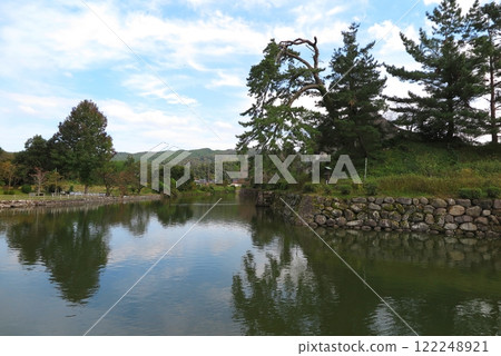 鳥取市鹿野町鹿野城遺址公園、護城河和石牆 鳥取市鹿野町鹿野城遺址公園、護城河和石牆 122248921