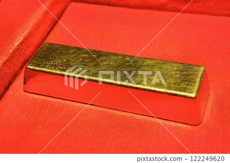 A beautiful golden yellow glow... Gold ingots and bars 122249620