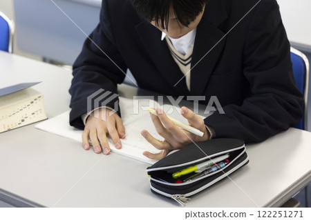 上課的學生 122251271