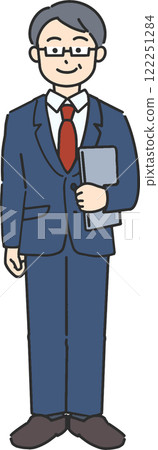 一位資深商人/老師拿著筆記型電腦站立的全身插圖 122251284