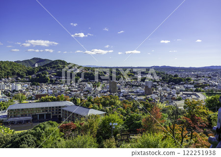 從愛知縣犬山市犬山城眺望犬山市區和犬山有樂園英迪格酒店 122251938