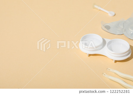 Contact lenses for eyes with a container for their storage 122252281