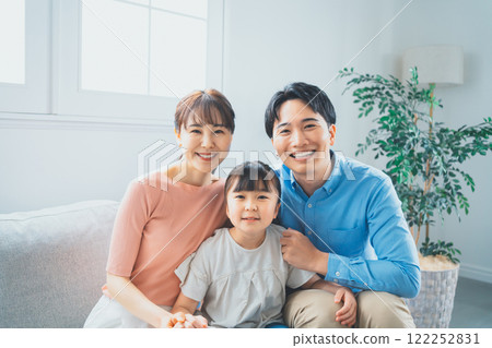 3 people family 3 people family 122252831