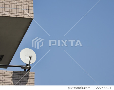 parabolic antenna  122258894