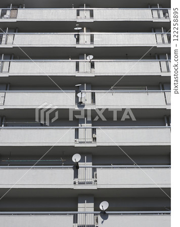 parabolic antenna  122258895