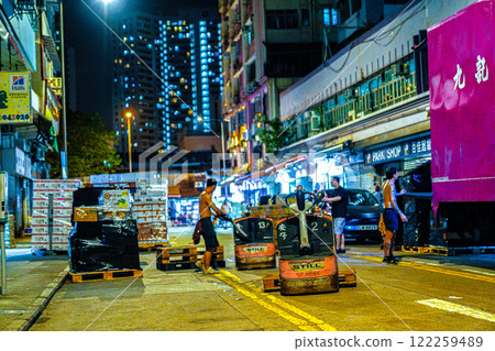 Daily life at the Yau Ma Tei fruit market in Yau Ma Tei, Kowloon Peninsula, Hong Kong Daily life at the Yau Ma Tei fruit market in Yau Ma Tei, Kowloon Peninsula, Hong Kong 122259489