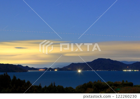 Looking toward Tobishima Kaido from Oshiba Island at night 122260230