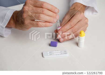 Veterinary Rapid test in vet hands 122261790