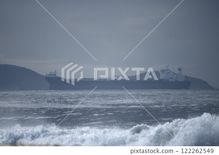 ship with cargo in the ocean 122262549