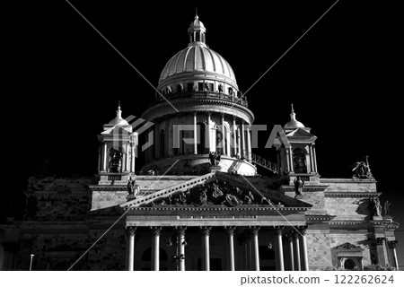 St Isaac's Cathedral in Saint Petersburg. black and white photo St Isaac's Cathedral in Saint Petersburg. black and white photo 122262624