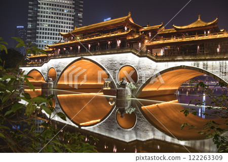 Anshun Ancient Bridge in Chengdu. Night 122263309