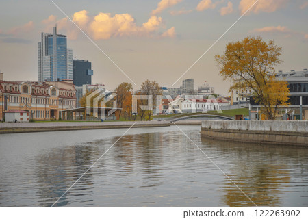 Autumn in the historical part of the city of Minsk. Belarus. 122263902