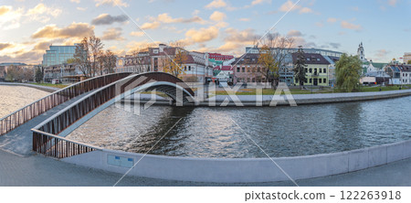 bridge over the Svisloch in the center of Minsk on Zybitskaya. Belarus bridge over the Svisloch in the center of Minsk on Zybitskaya. Belarus 122263918