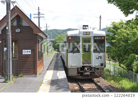 Rapid Hamayuri departing from Iwate-Kamigo Station JR Iwate-Kamigo Station Iwate-Kamigo 122264819