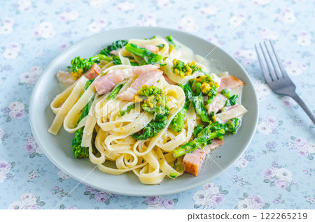 Rape blossom and bacon cream pasta Rape blossom and bacon cream pasta 122265219