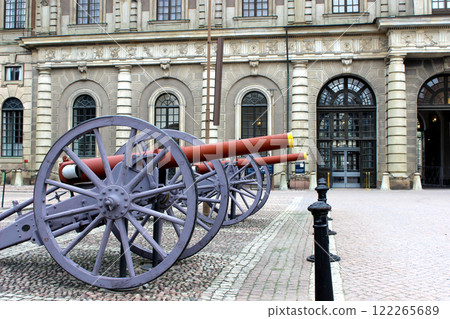 Stockholm, Sweden - January 05, 2015. Guard of honour at the walls of the Royal Palace in Stockholm. A guard stands at his post. Stockholm, Sweden - January 05, 2015. Guard of honour at the walls of the Royal Palace in Stockholm. A guard stands at his post. 122265689