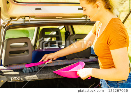 Cleaning car interior Cleaning car interior 122267036