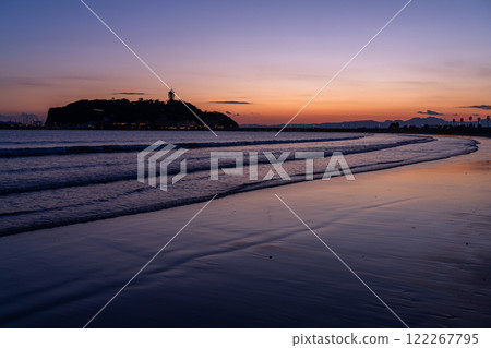<Kanagawa Prefecture> Enoshima Katase Beach at dusk <Kanagawa Prefecture> Enoshima Katase Beach at dusk 122267795