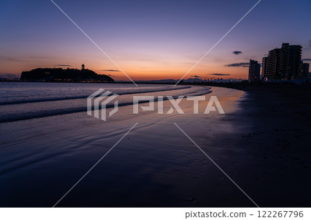 <Kanagawa Prefecture> Enoshima Katase Beach at dusk <Kanagawa Prefecture> Enoshima Katase Beach at dusk 122267796