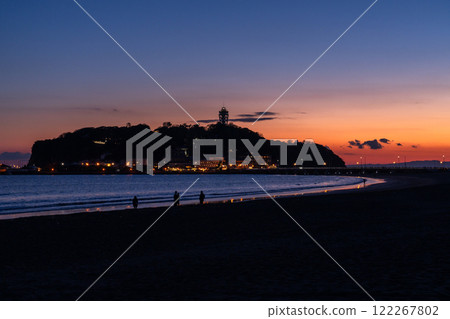<Kanagawa Prefecture> Enoshima Katase Beach at dusk <Kanagawa Prefecture> Enoshima Katase Beach at dusk 122267802