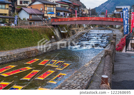 A seasonal feature of winter in Gujo: Gujo-dyed carp streamers left out in the cold (Gujo City, Gifu Prefecture) 122268695