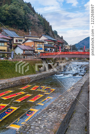 郡上的冬季傳統,寒冷天氣郡上染鯉魚旗(岐阜縣上市) 郡上的冬季傳統,寒冷天氣郡上染鯉魚旗(岐阜縣上市) 122268697