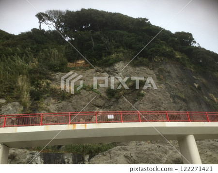 鎌倉與江之島探索2023年版 岩橋與江之島懸崖 鎌倉與江之島探索2023年版 岩橋與江之島懸崖 122271421