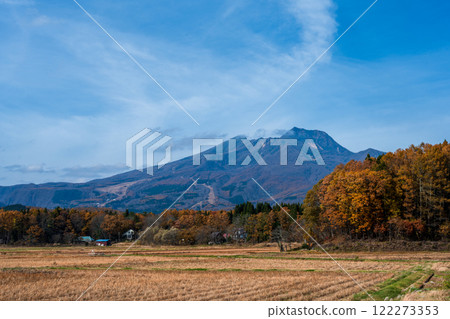 View of Mt. Myoko (rural landscape after harvest) Autumn View of Mt. Myoko (rural landscape after harvest) Autumn 122273353