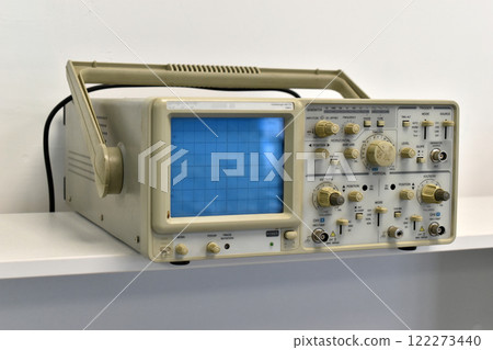 An electronic oscilloscope in the laboratory. A device for measuring voltage. An electronic oscilloscope in the laboratory. A device for measuring voltage. 122273440
