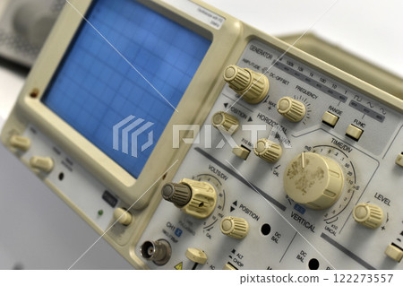 An electronic oscilloscope in the laboratory. A device for measuring voltage. 122273557