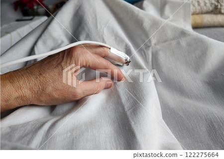 Monitoring Blood Oxygen Level in a hospital 122275664