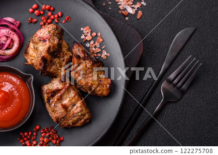 Pieces of beef meat cut into slices, marinated with salt and spices Pieces of beef meat cut into slices, marinated with salt and spices 122275708