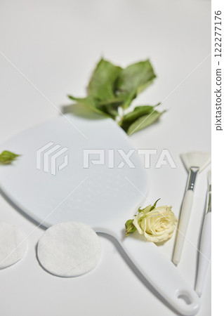 Explore Elegant Beauty Tools for Skincare and Makeup to enhance your beauty routine Explore Elegant Beauty Tools for Skincare and Makeup to enhance your beauty routine 122277176