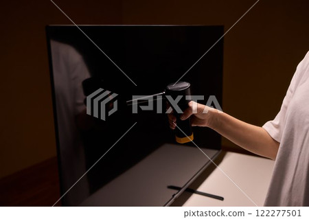 Properly Cleaning Monitors Using Compressed Air Tools for Optimal Performance and Care 122277501