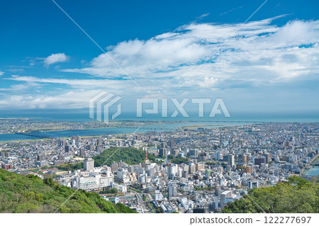 [從眉山展望台眺望德島市全景] 德島縣德島市眉山町毛助原 122277697