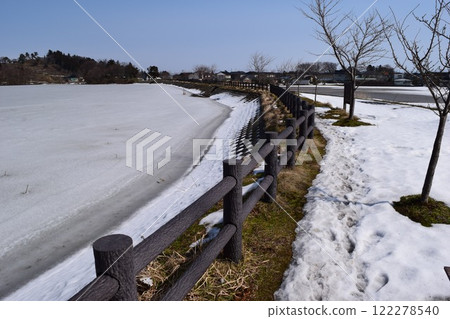 在新的雪的腳印 122278540