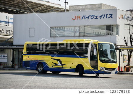 黃色巴士到達名古屋 黃色巴士到達名古屋 122279188