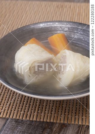 Japanese-style cabbage rolls simmered in bonito broth 122280188