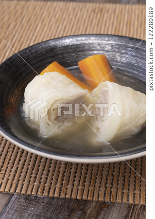 Japanese-style cabbage rolls simmered in bonito broth 122280189