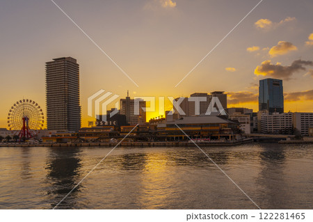 Beautiful evening view of Kobe Harborland Beautiful evening view of Kobe Harborland 122281465