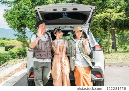 Drive, family trip, family traveling by car 122281556